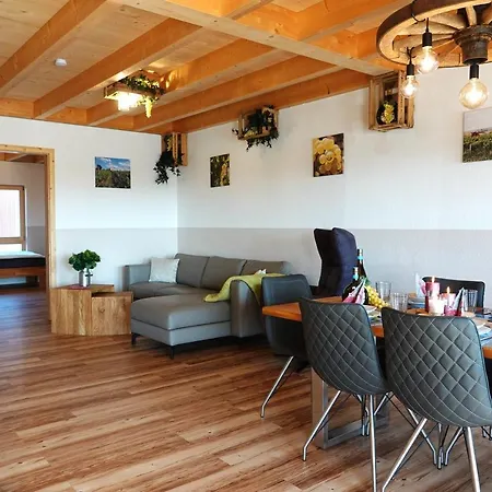 Apartment Weinbergshof Rickel *