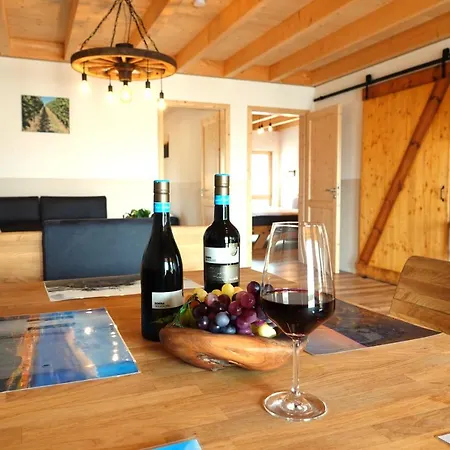 Weinbergshof Rickel *