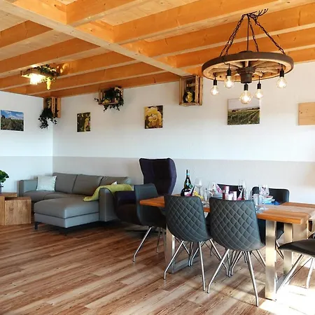 Weinbergshof Rickel Apartment